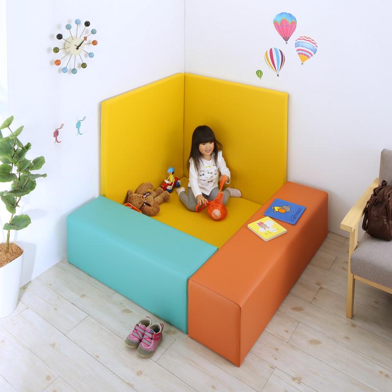 法人様必見。子供に安全安心のコーナー型キッズプレイマット Pop Kids ポップキッズ フロア2枚+スツール3枚 150×150 ラグ・マットカラー オレンジ